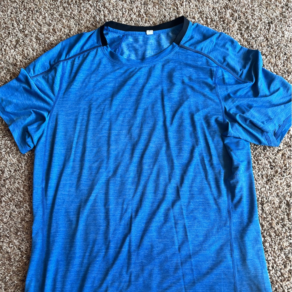 Lululemon Athletica Men’s Assert Tech Short Sleeve Tee | Blue | Large
